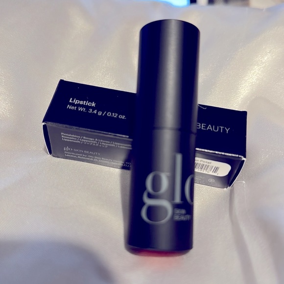GLO SKIN BEAUTY LIPSTICK ROSE PETAL. NWT - Picture 2 of 6